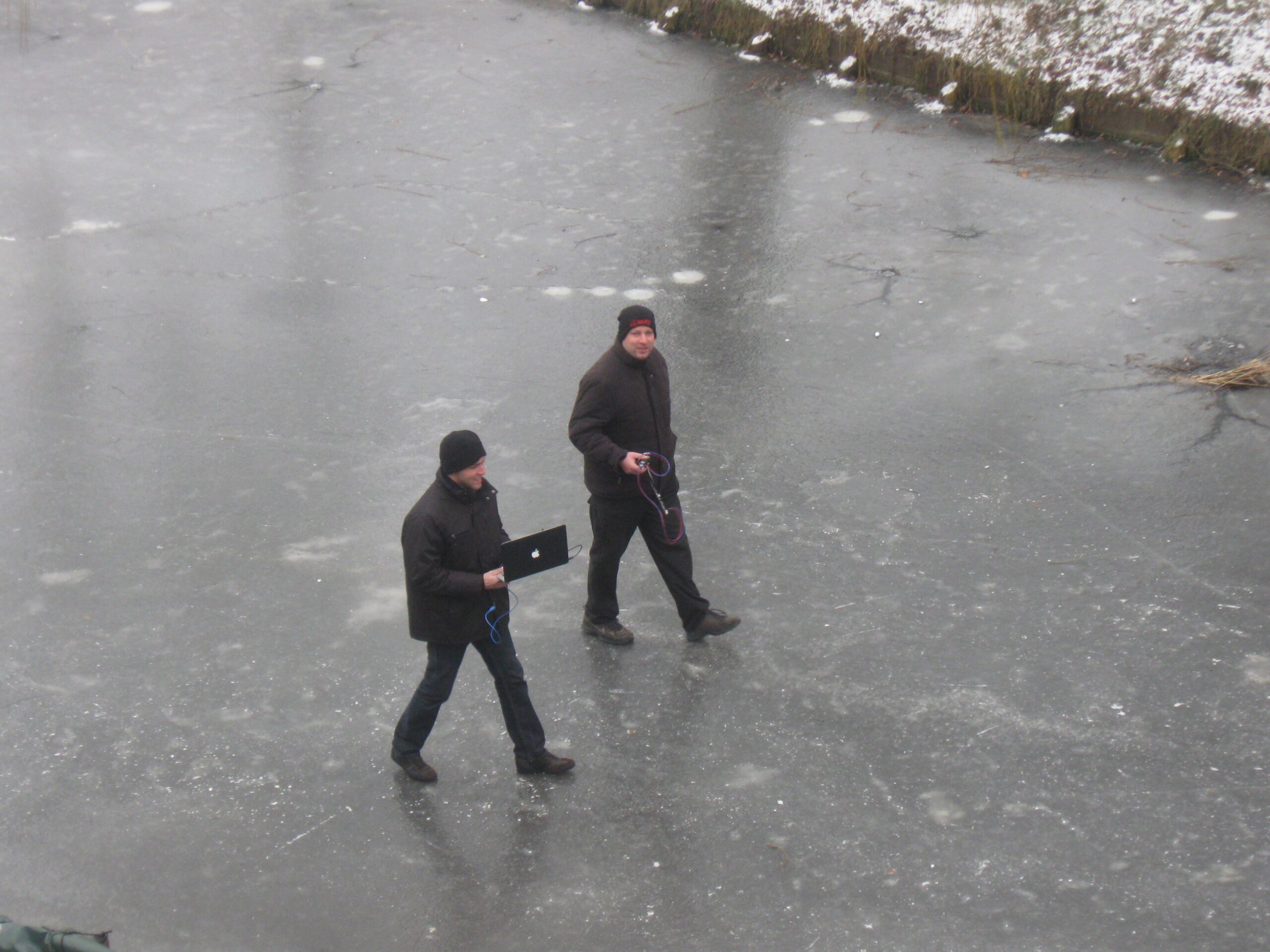 Testing the range of our radiotransmitter... on ice